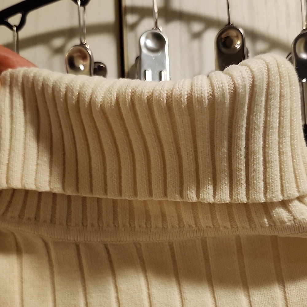 Cream Turtleneck Ribbed Sweater - Picture 4 of 4